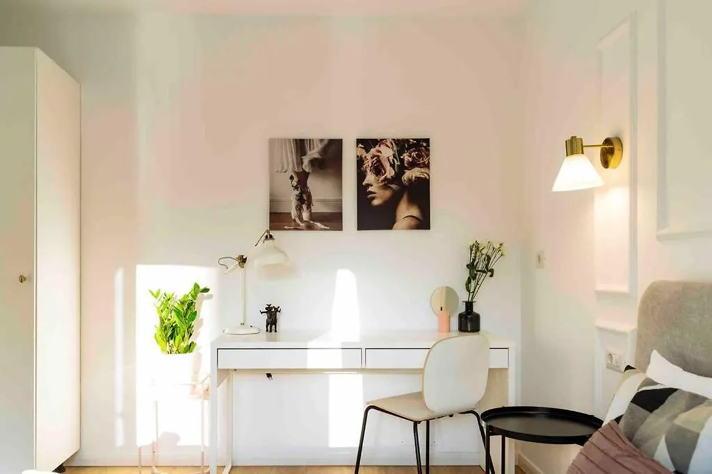 Bright Apartment - Top Location - City Balcony 부쿠레슈티