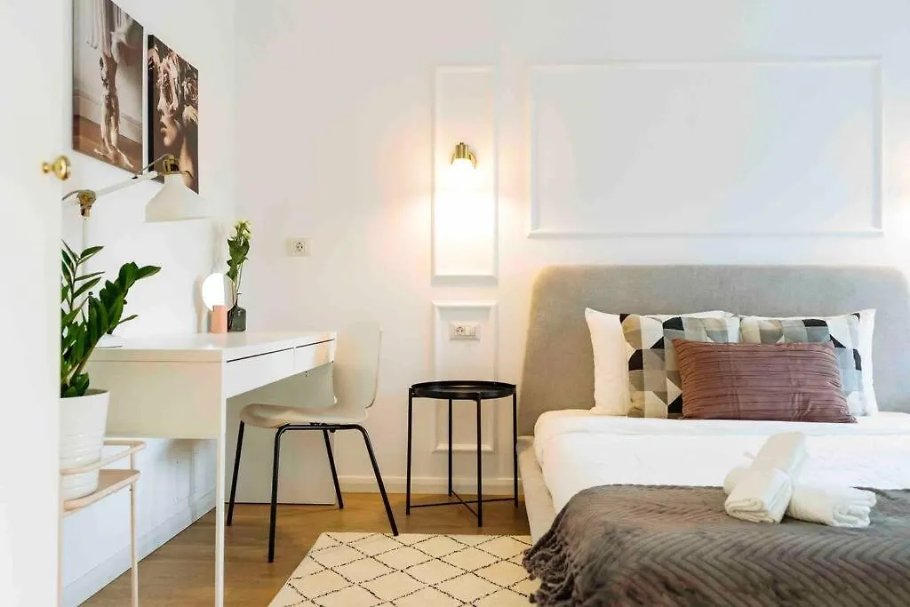 Bright Apartment - Top Location - City Balcony 부쿠레슈티 루마니아