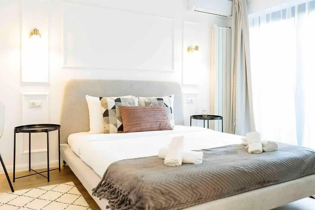 Bright Apartment - Top Location - City Balcony 부쿠레슈티