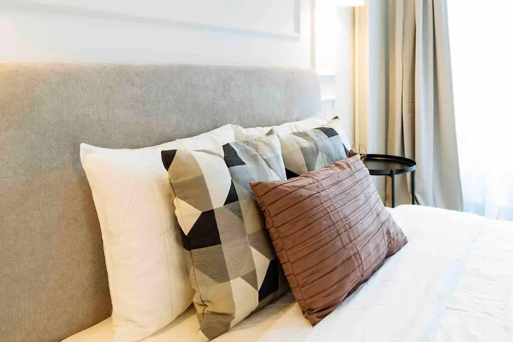 Bright Apartment - Top Location - City Balcony 부쿠레슈티